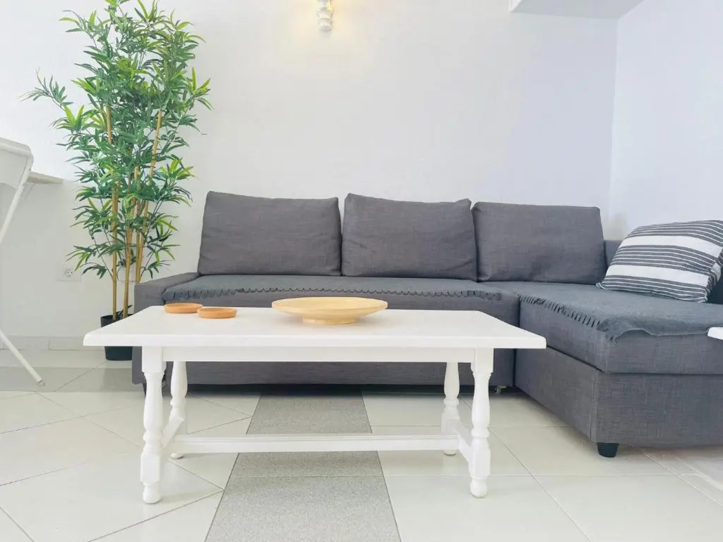 Studio sea front view & pool