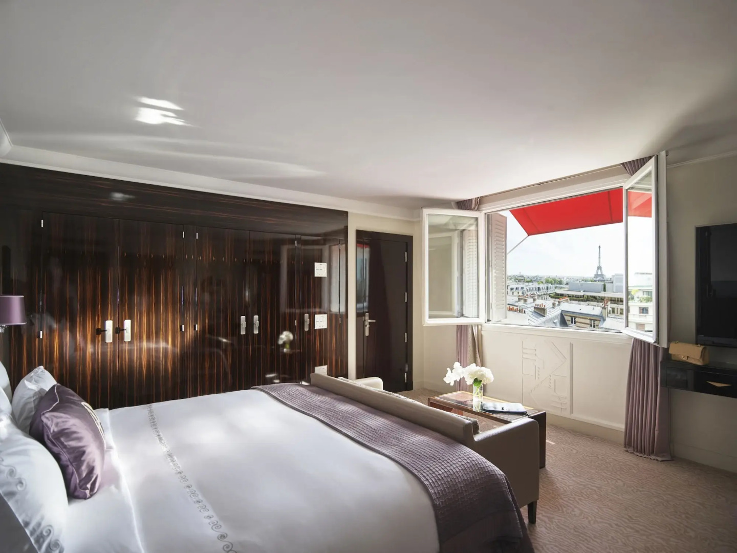 Отель Plaza Athenee