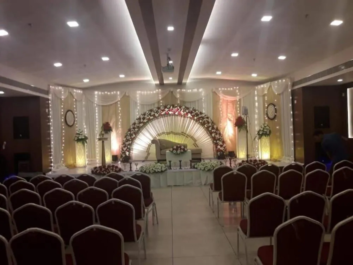 Navaratna Inn A Luxury Hotel