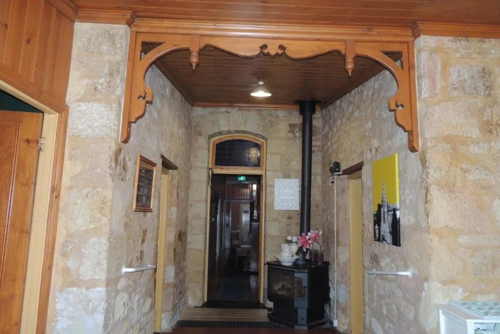 Wozza's B&B and Vault Cafe