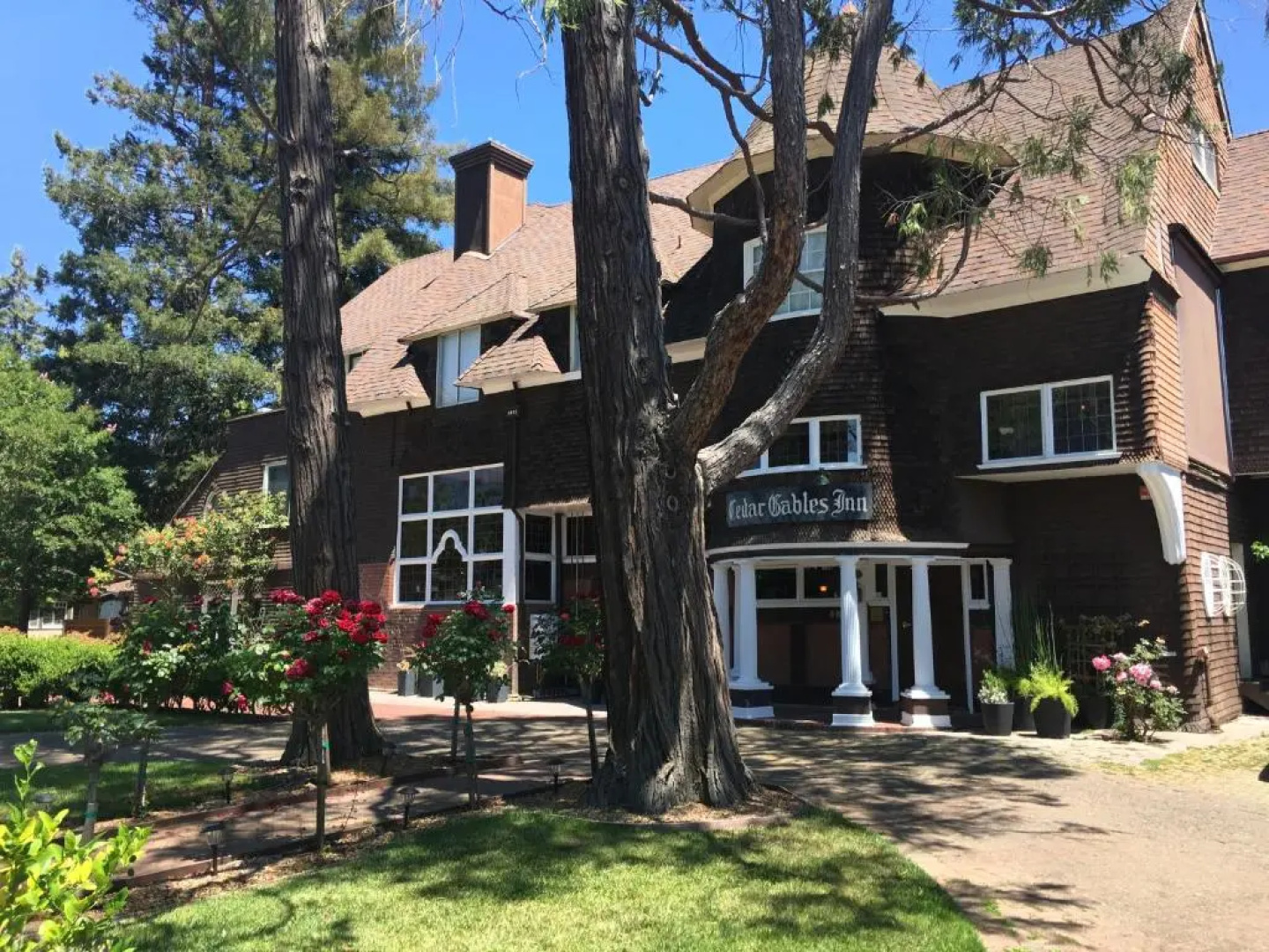 Cedar Gables Inn