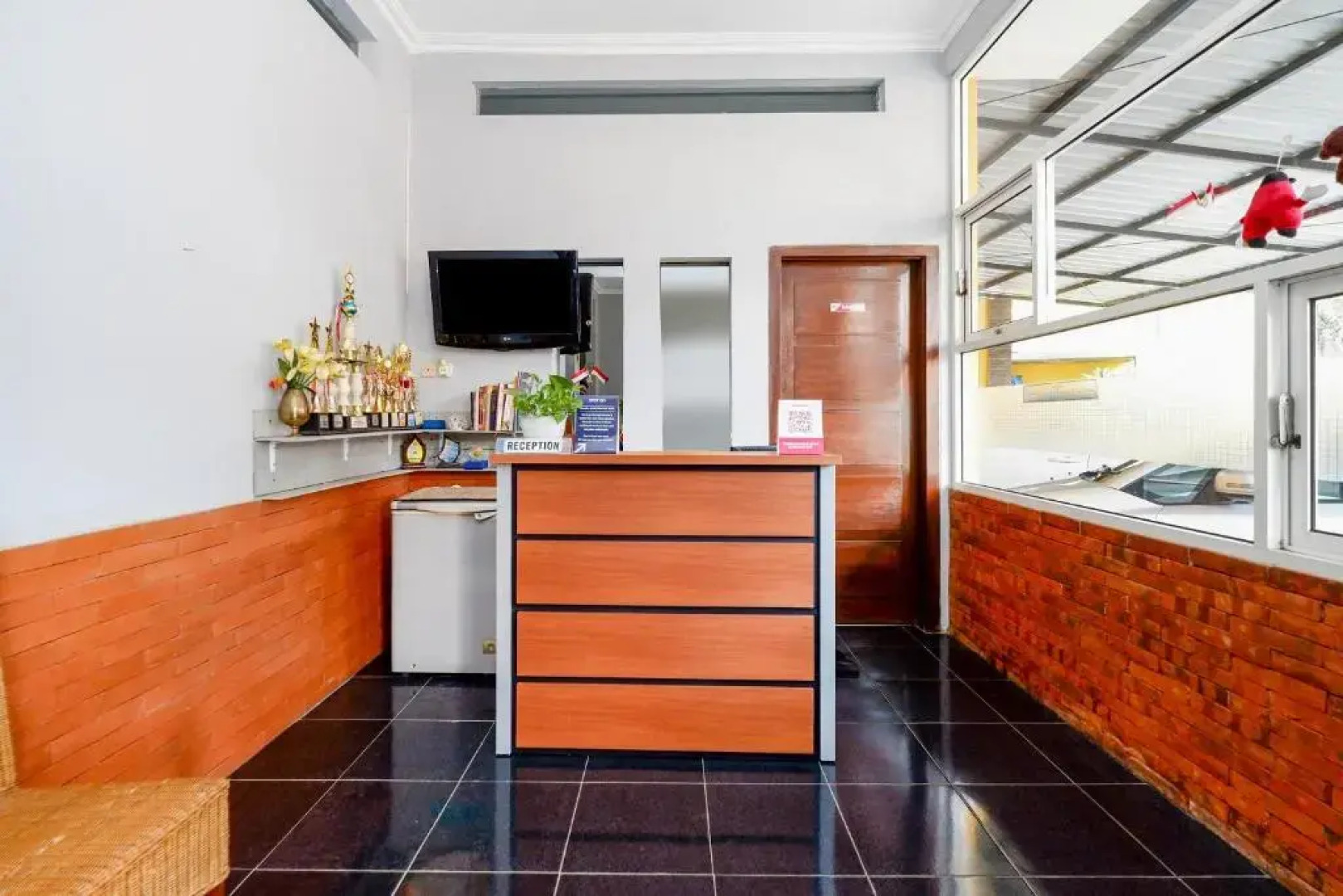 SPOT ON 2209 Solo Point Guest House Syariah