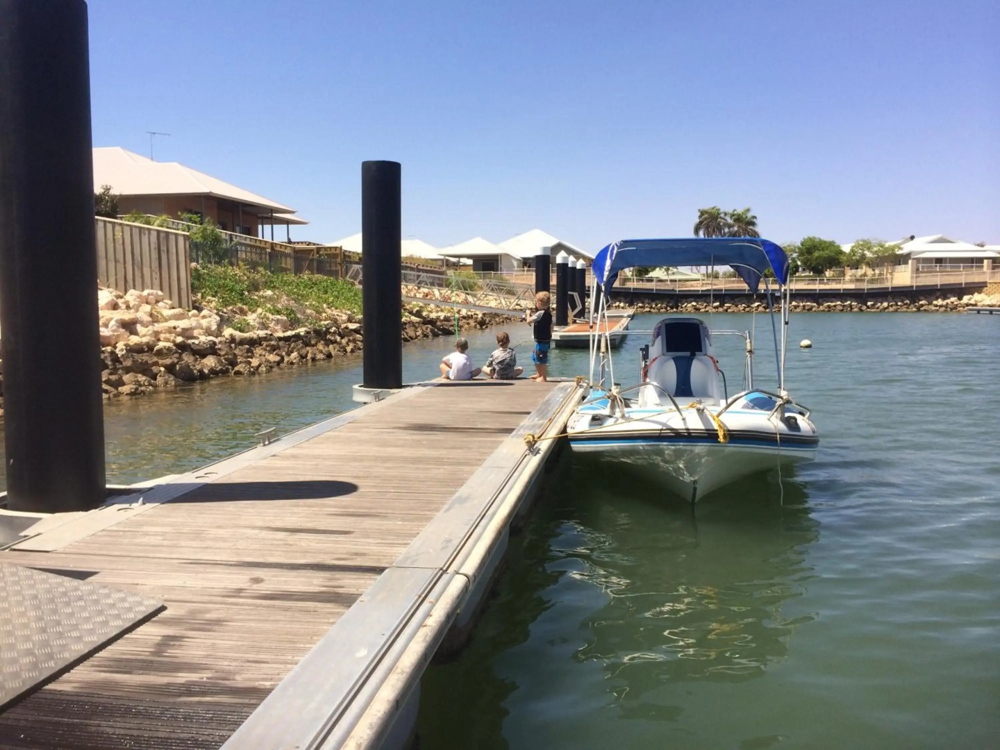 The Carnarvon Luxury Canal Home