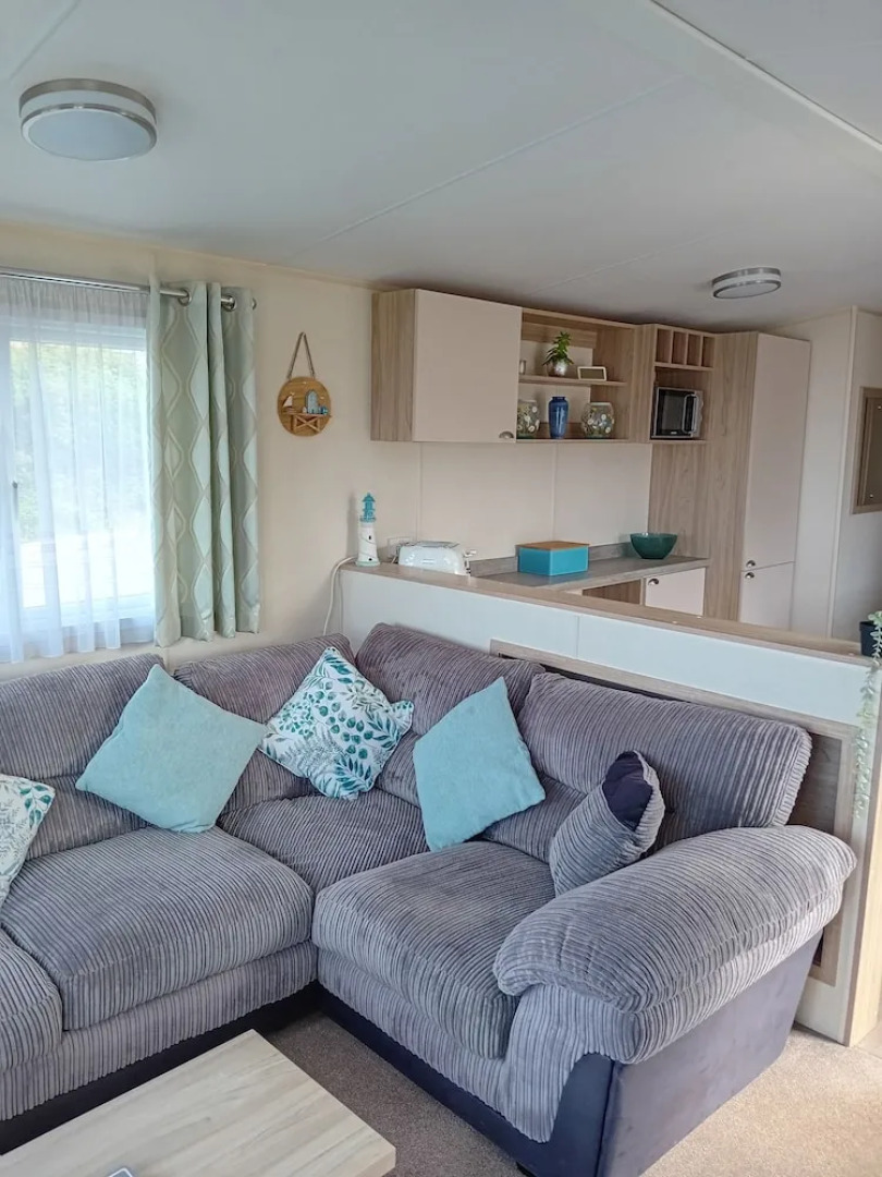 Cozy Chalet Sleeps 4 With Garden