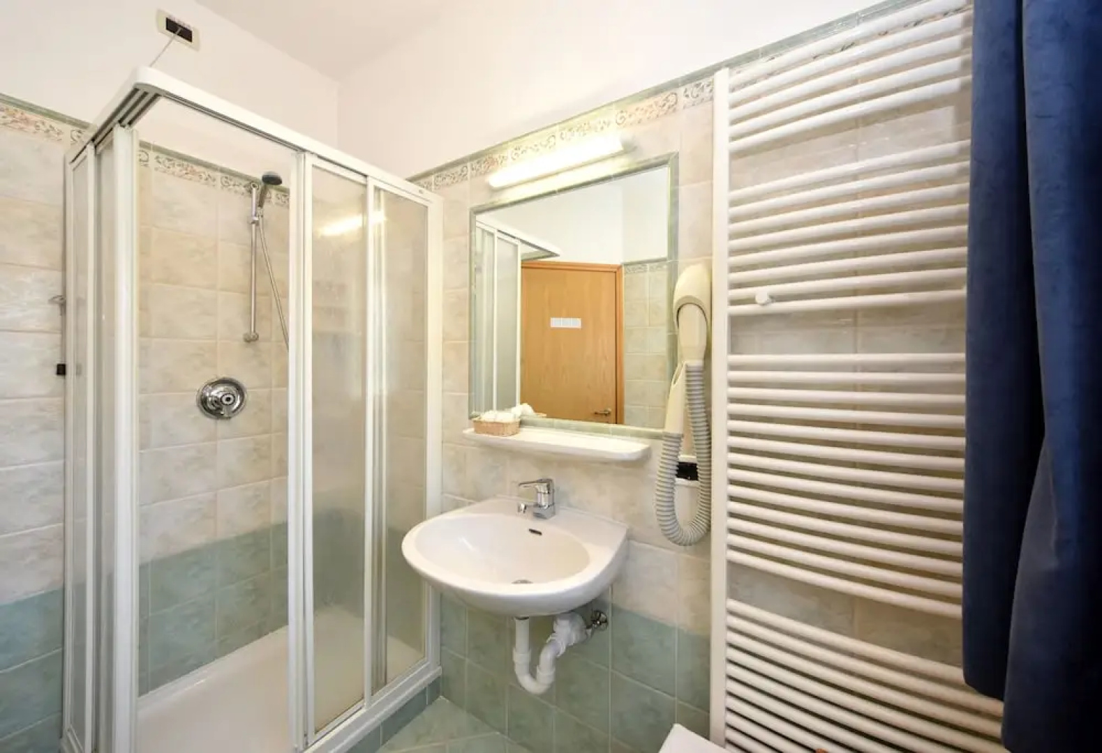 Piccolo Hotel