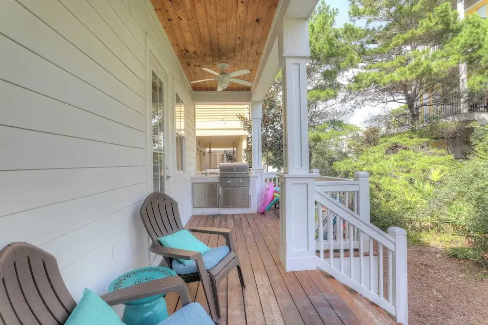 Dunn Inn 2 by Avantstay Walk to Beach, Pool Access, Sleeps 17!