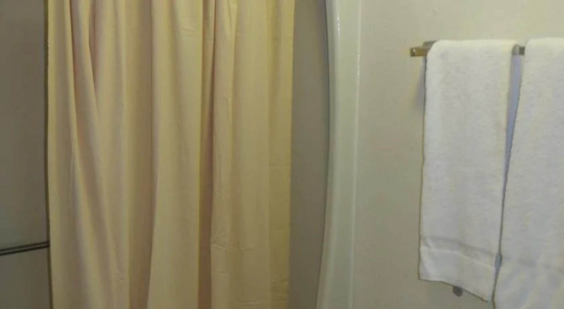 Hollywood Inn & Suites