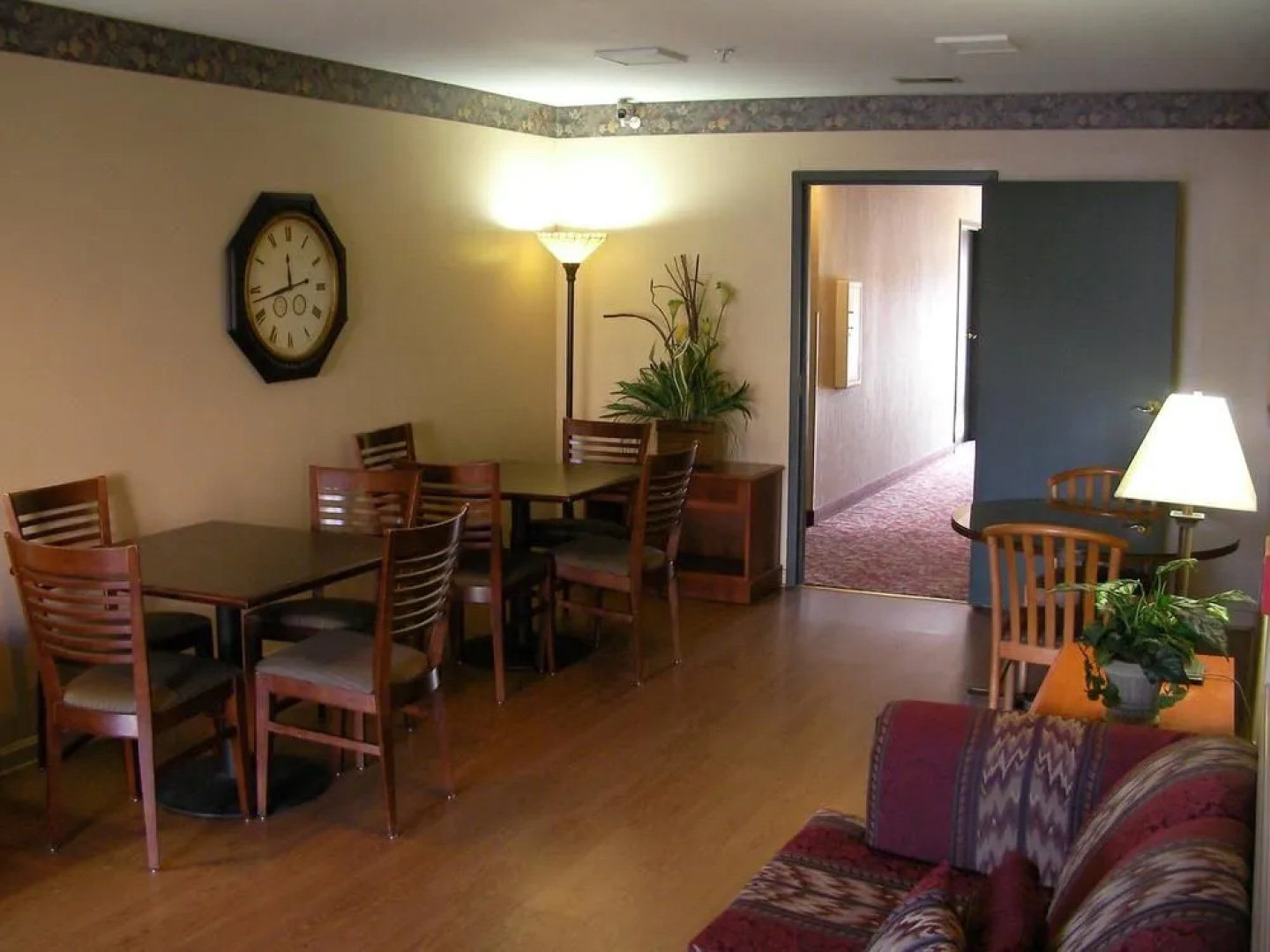 Days Inn And Suites Sellersburg