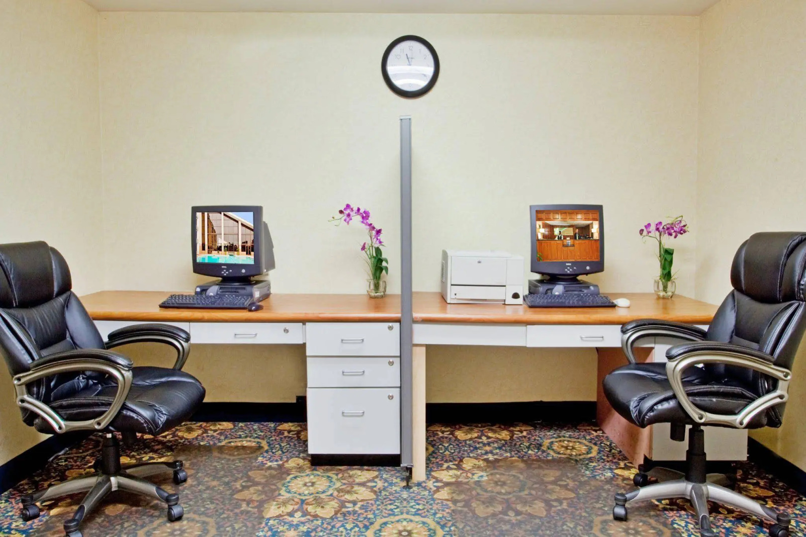 Holiday Inn Roanoke Airport – Conference CTR by IHG