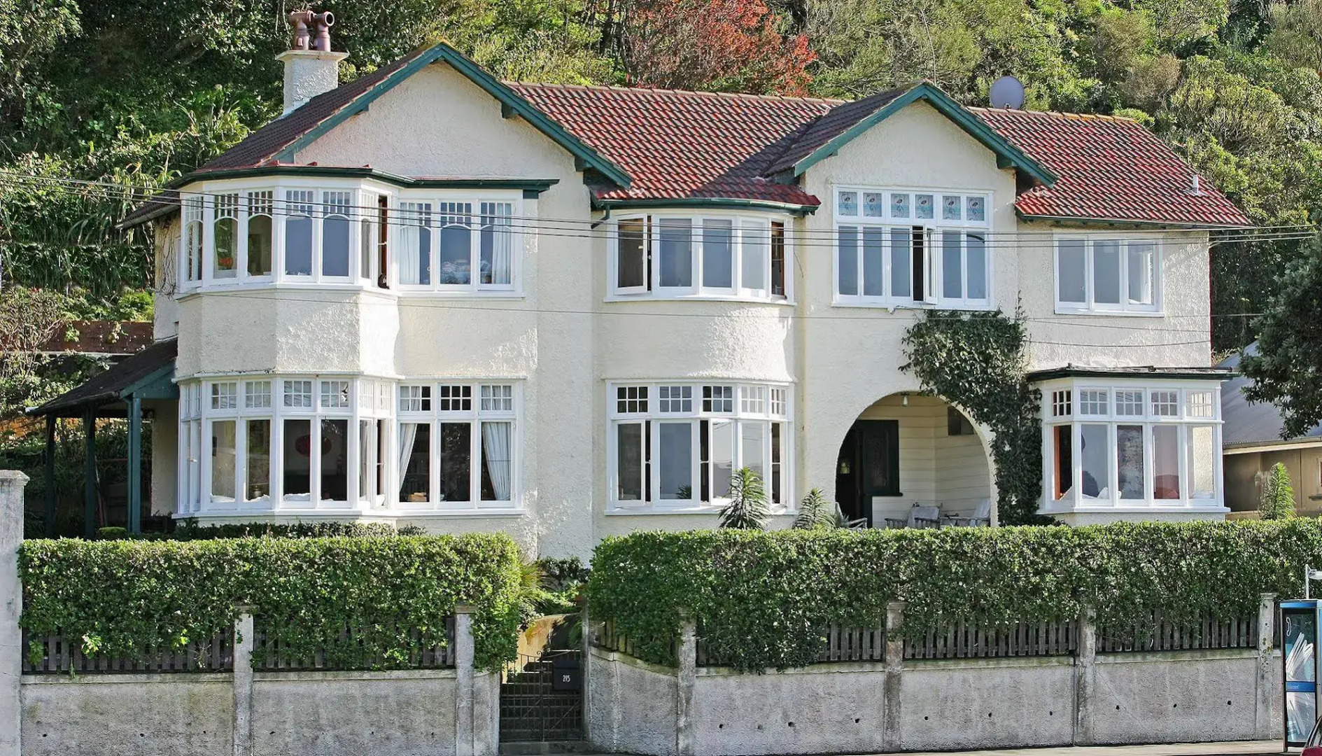 Beachfront Wellington Bed and Breakfast