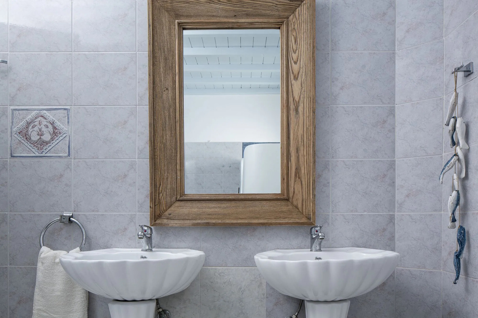 Villa Thea Collection