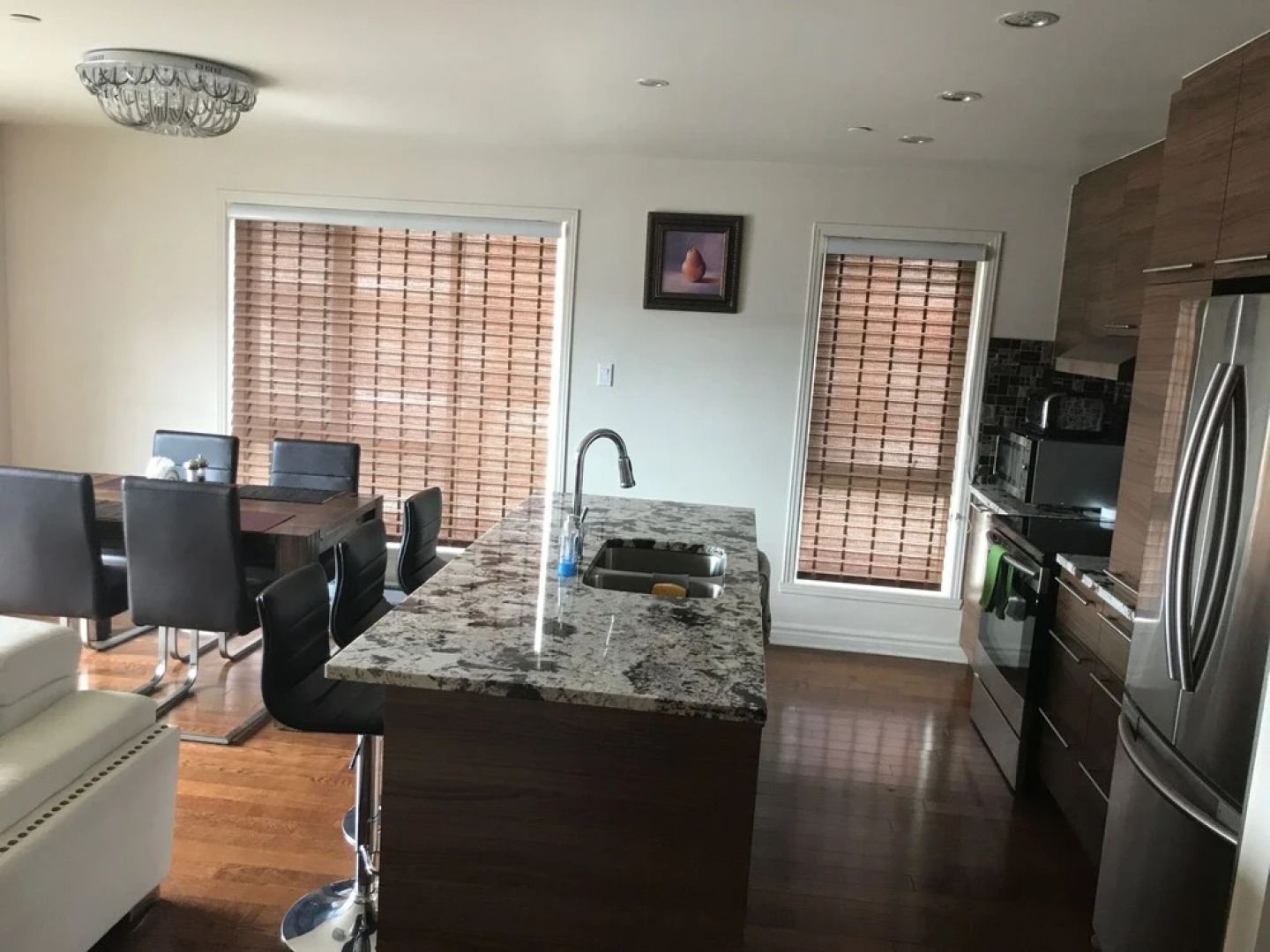 Laval centre apartment