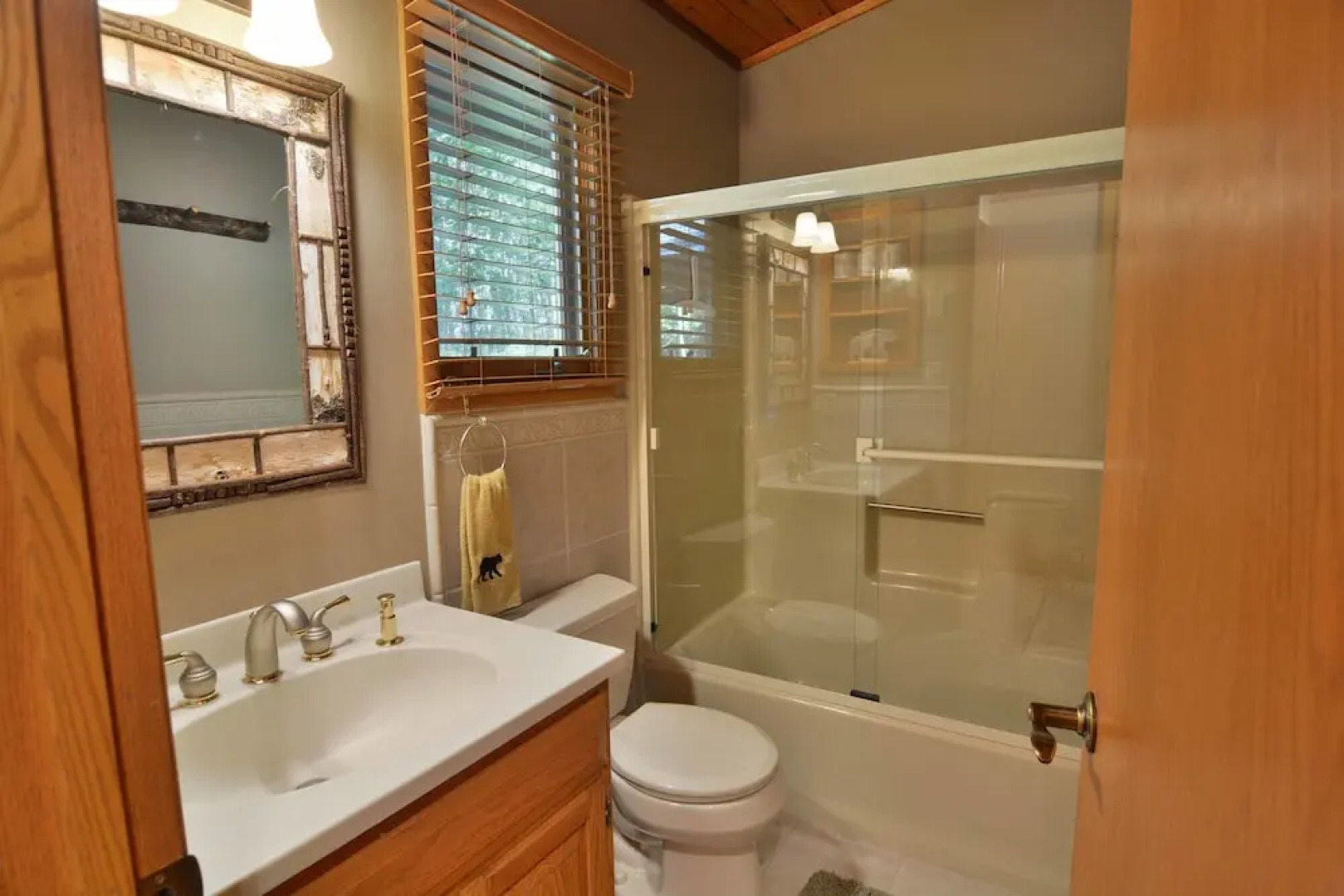 Bearfoot Retreat 4 Bedrooms 3 Bathrooms Condo