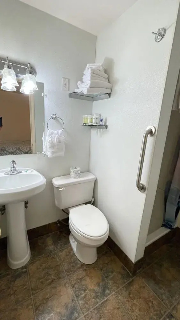 Pacific Motel and RV Park