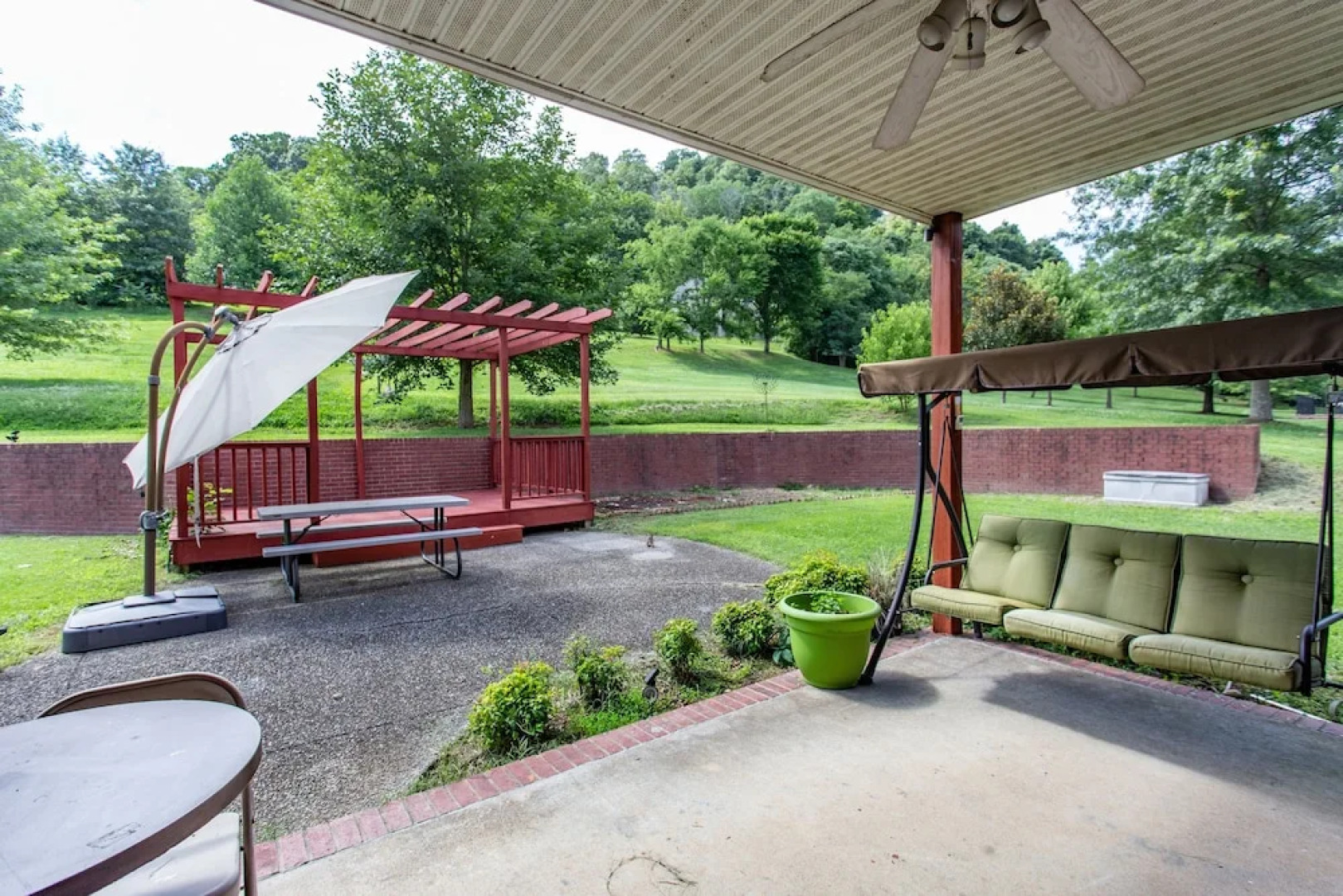 1369 Brentwood Maple - 2 Br Apts