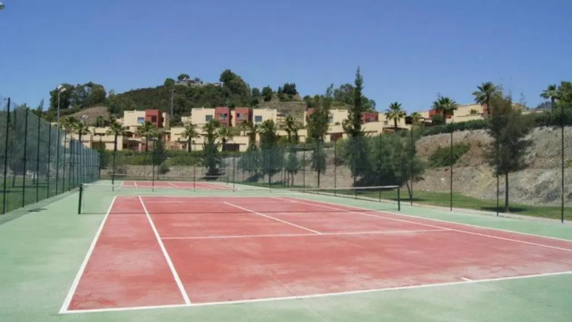 New Luxury 3 beds Villa Private Pool Garden inside Resort and Country Club