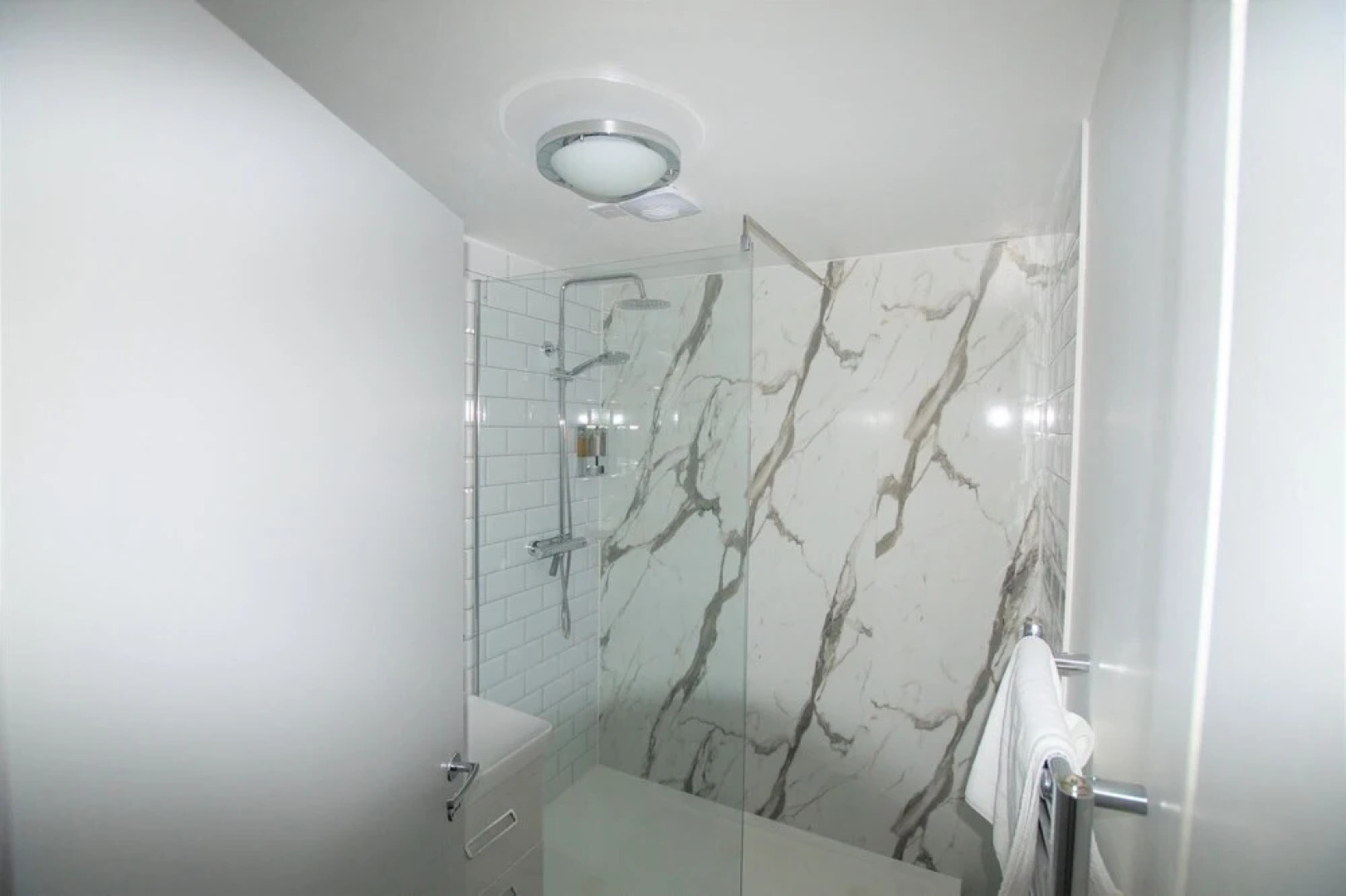 Park View- Close to East Surrey Hospital- Self Contained 2 bed