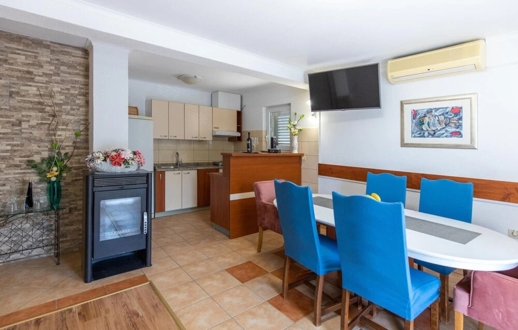 Nice Apartment in Ploce With Wifi and 5 Bedrooms