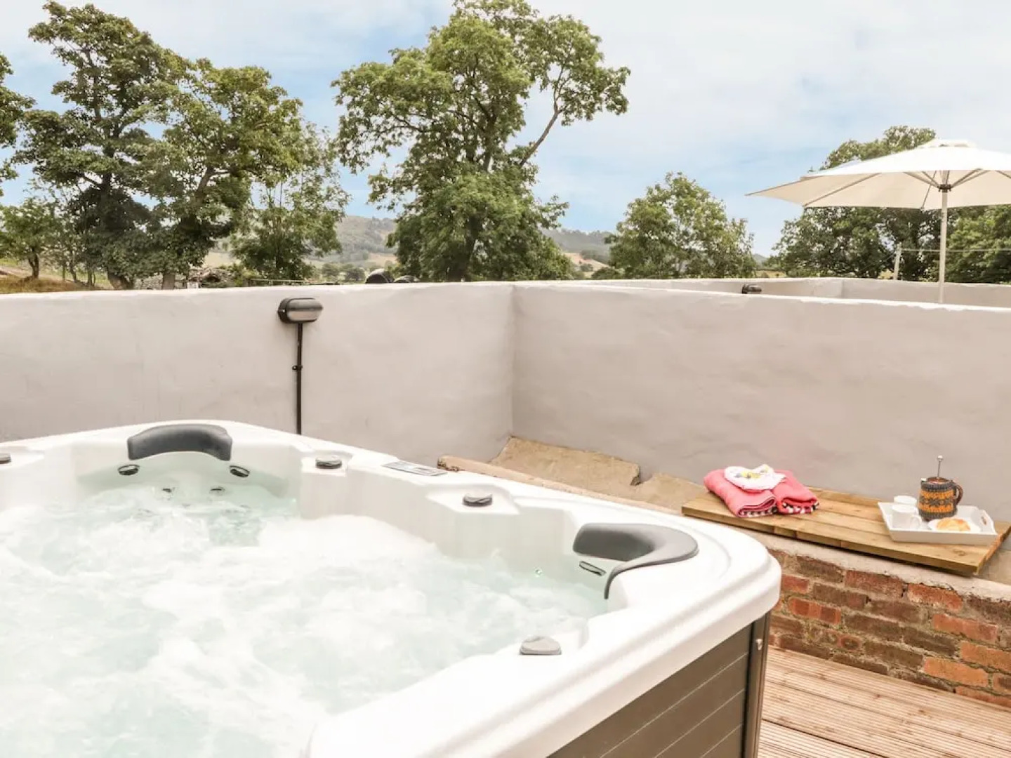 Rhianwen, Plas Moelfre Hall Barns