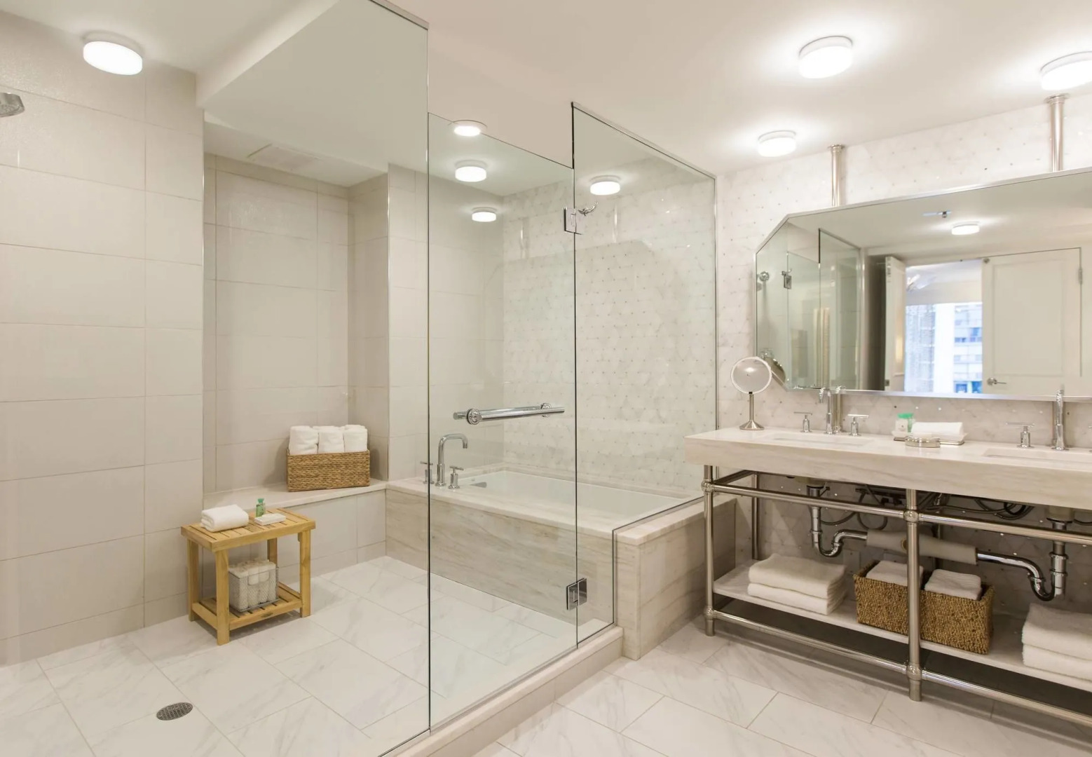 Renaissance Chicago Downtown Hotel