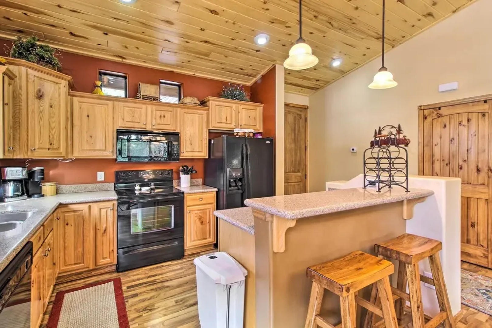 Fireside Comfort & Family Fun: Wooded Show Low Gem