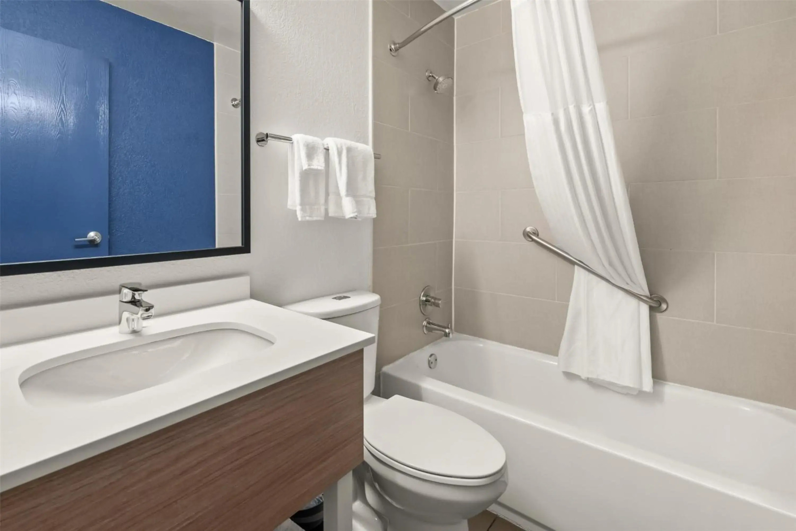 Spark by Hilton Eden Prairie