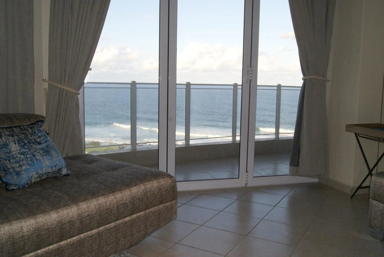 Luxury Apartment 23 @ Seahorse with 180° seaview