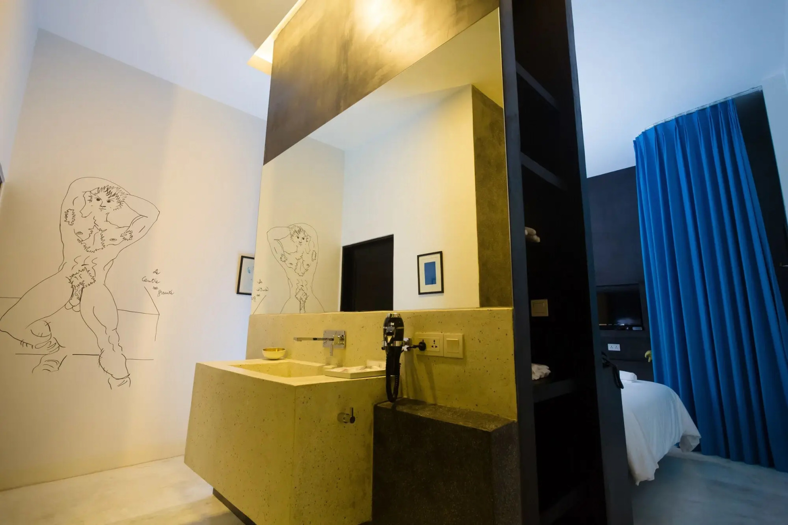 Arthur&Paul - Caters to Men