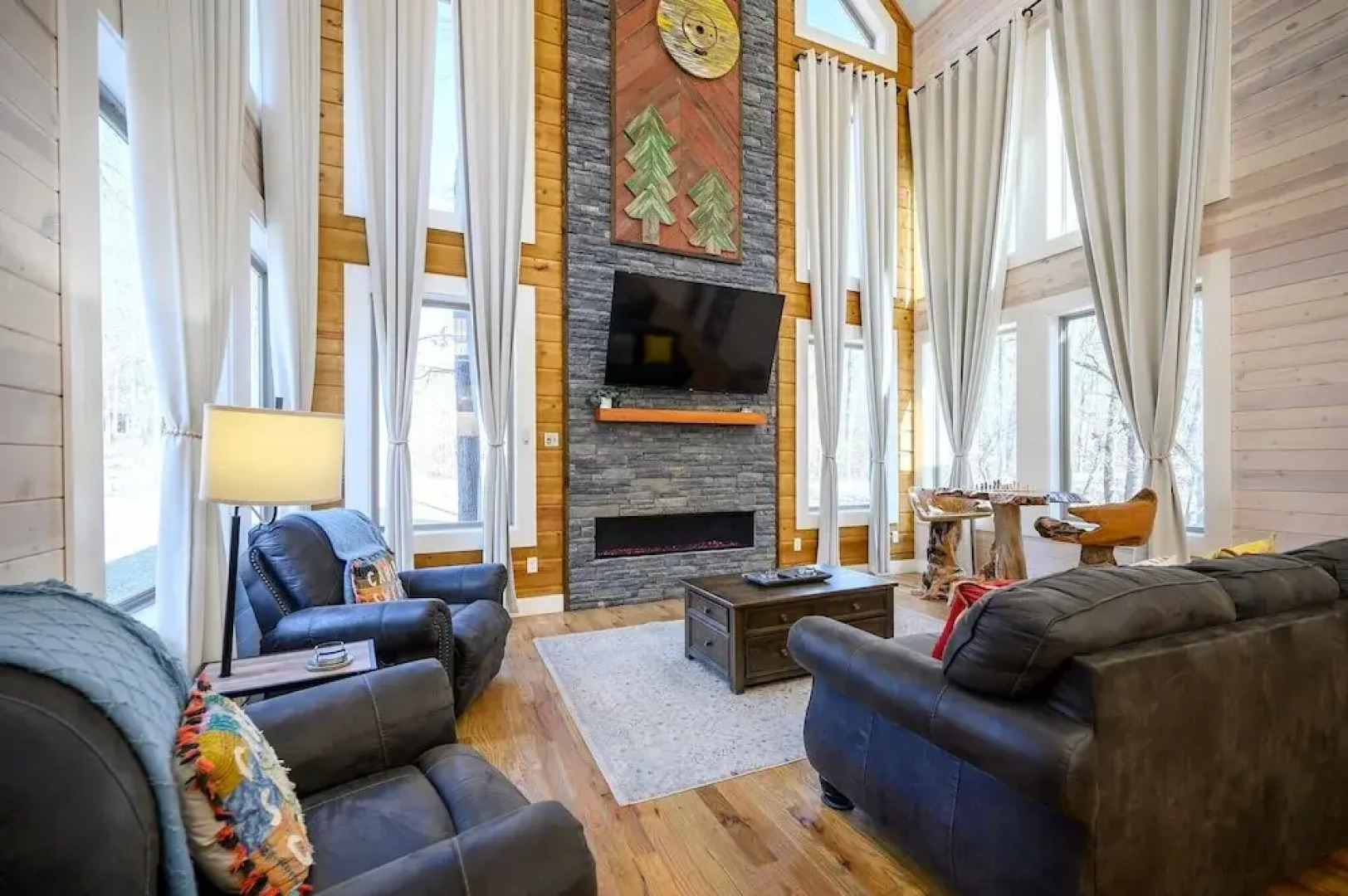 Stardust Hollow Cabin for 14