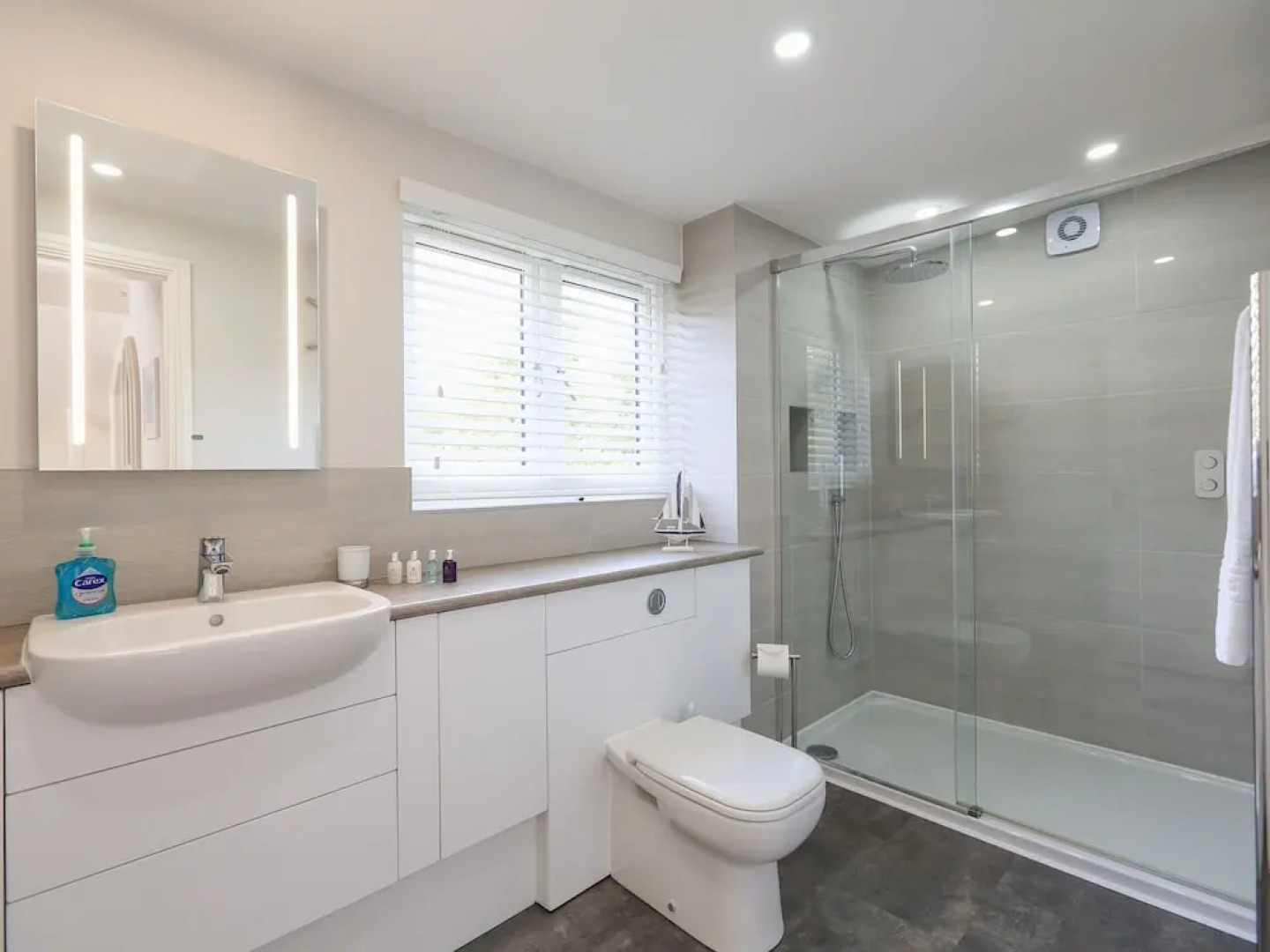 Keepers Lodge, Hillfield Village