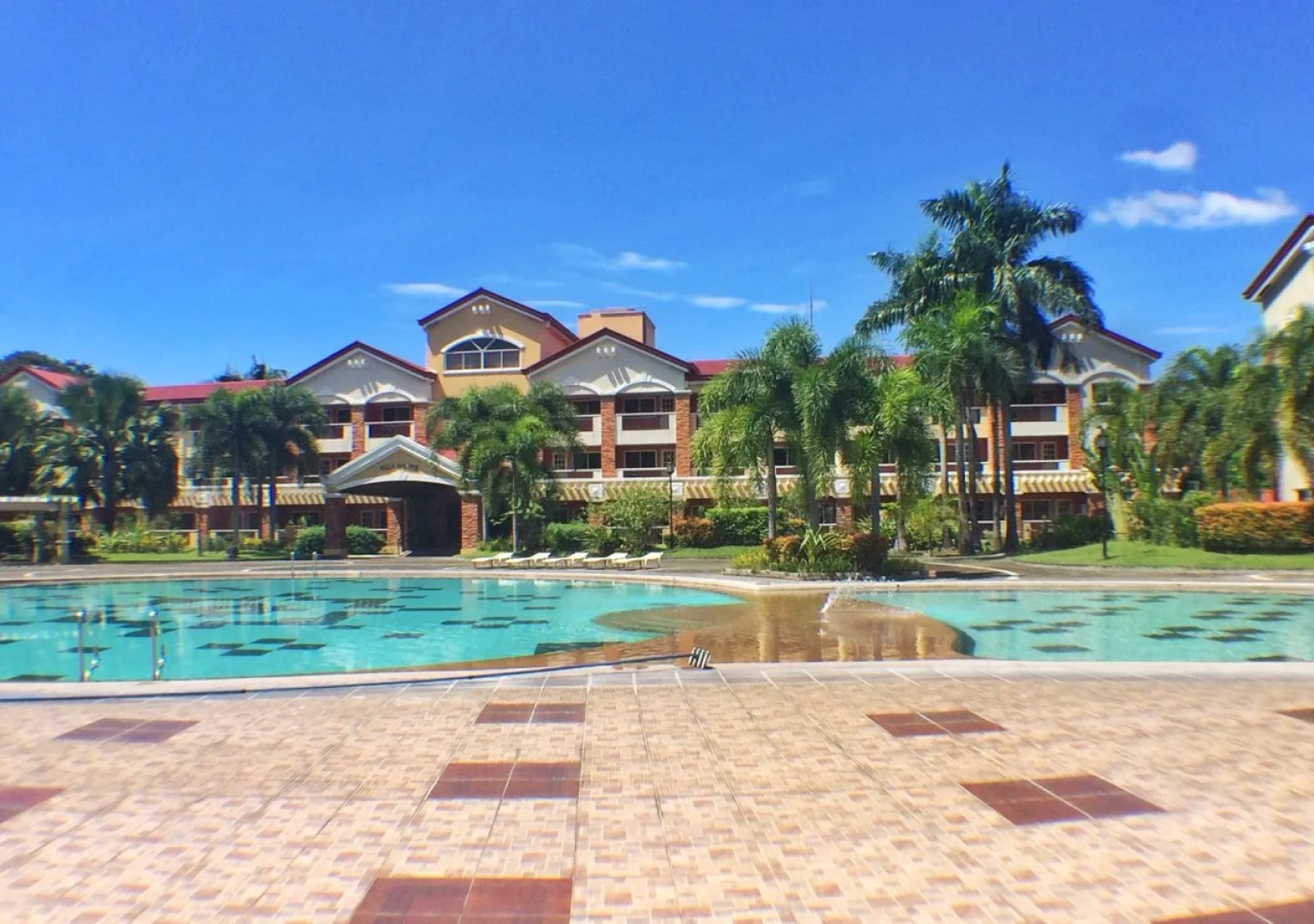 Subic Holiday Villas