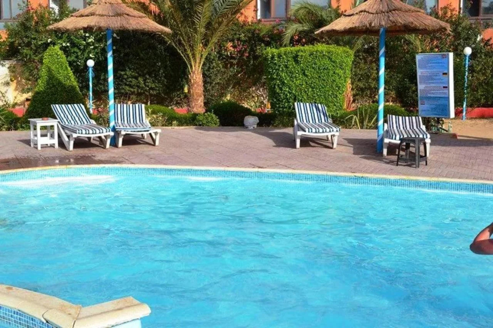 Dexon – Roma Hotel