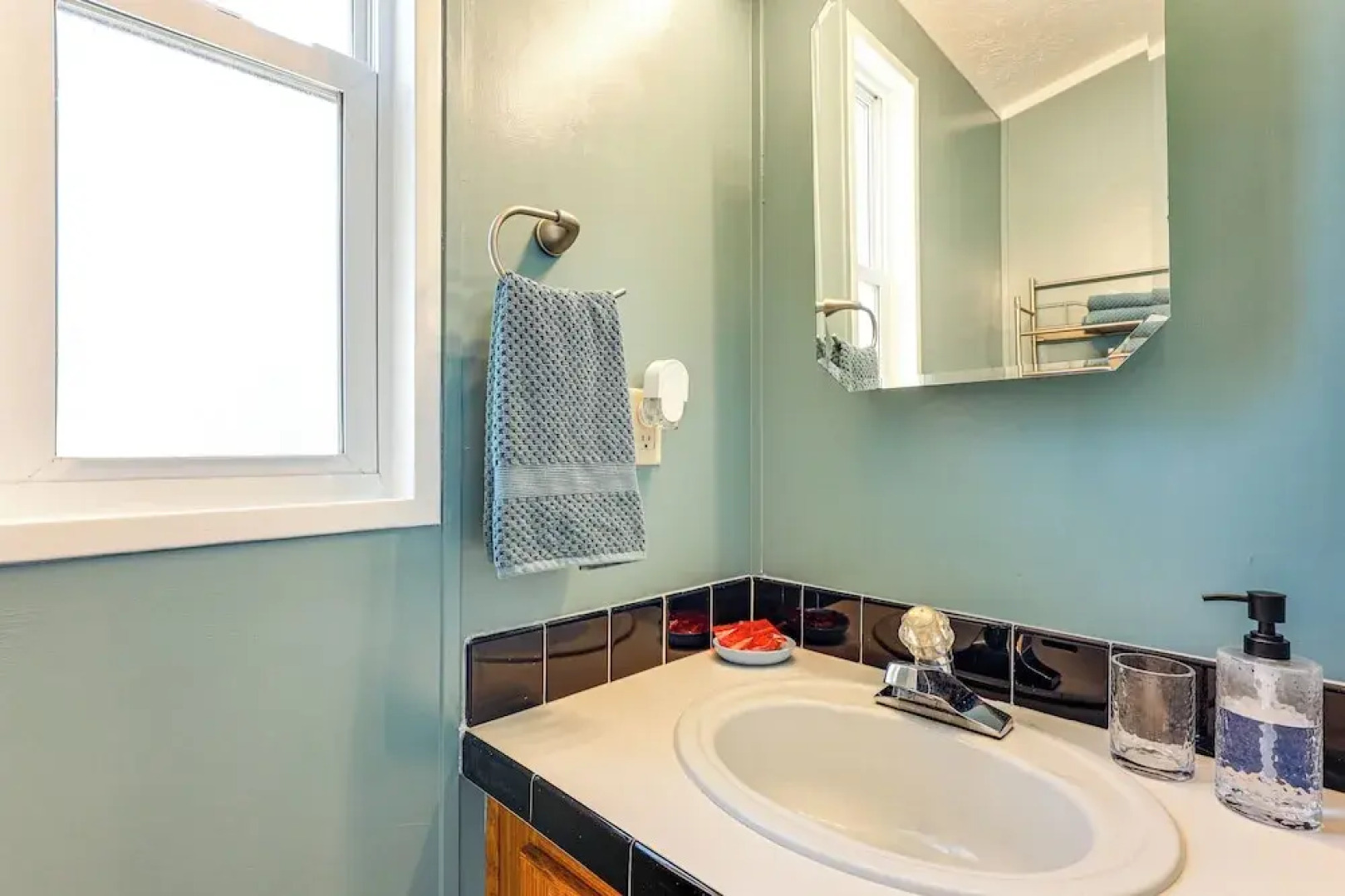 Resort Dock & Boat Ramp: Home w/ Wolf Bay Access