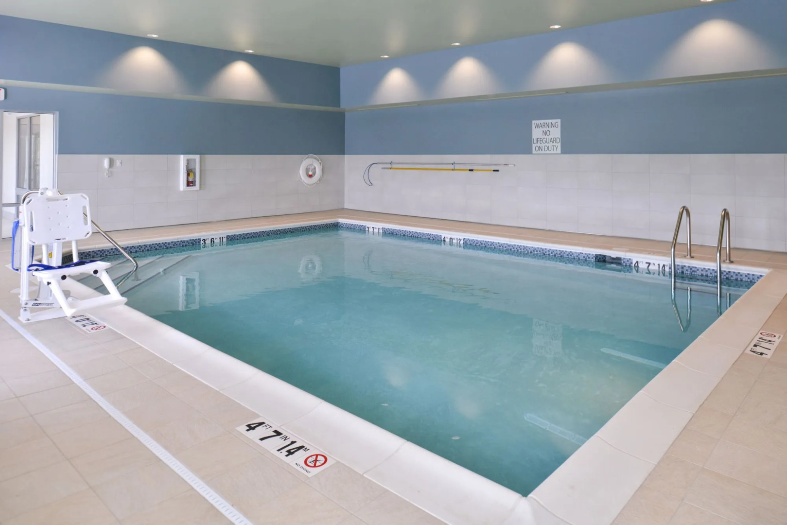 Holiday Inn Express & Suites Omaha Airport