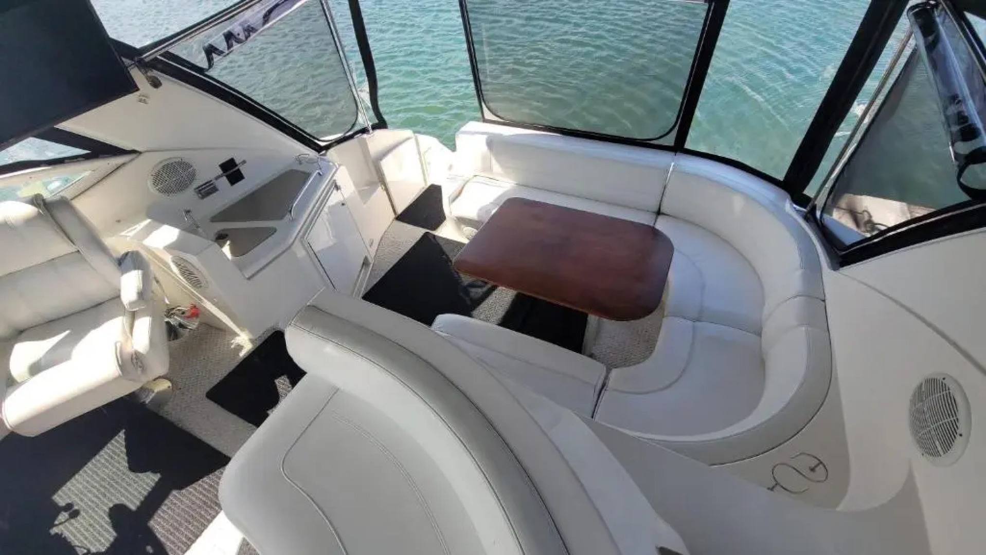 Yachta Yachta Yachta on the wata Island Paradise