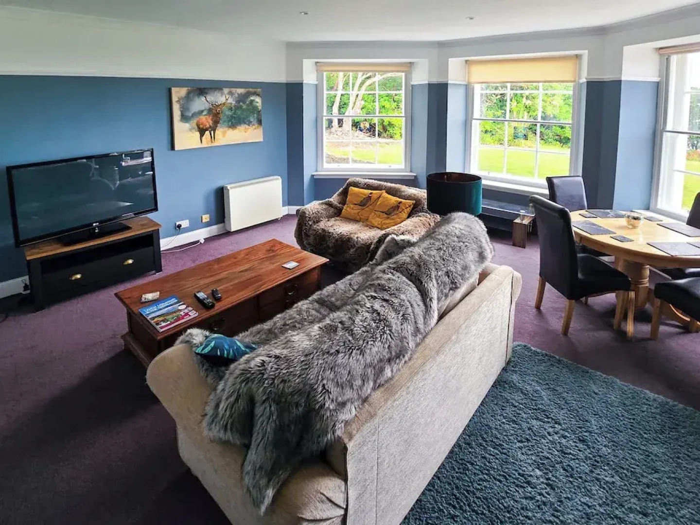 2 Bed House - Sleeps 4 - Pets - Parking - Wifi