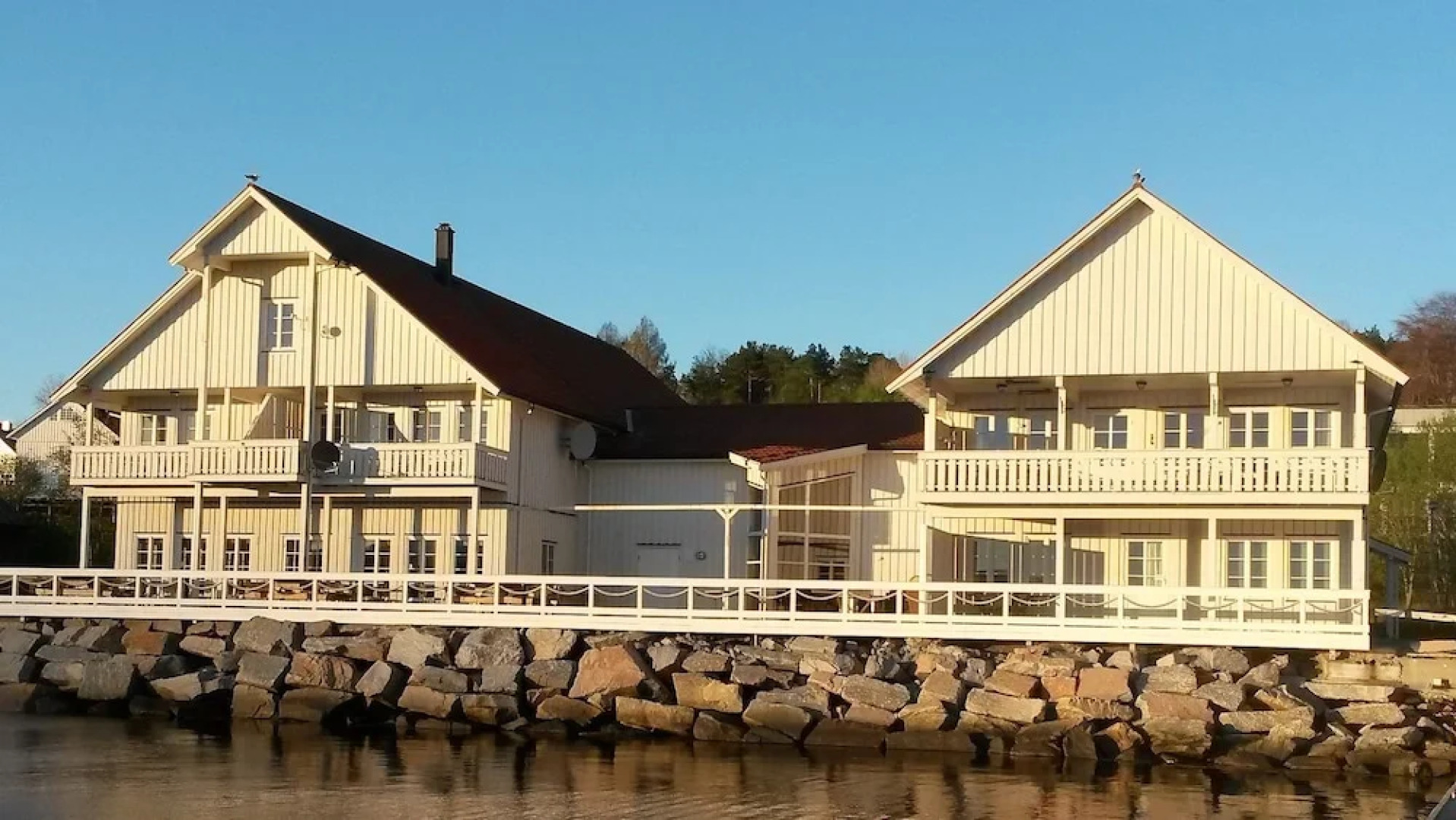 Tingvoll Fjordhotell