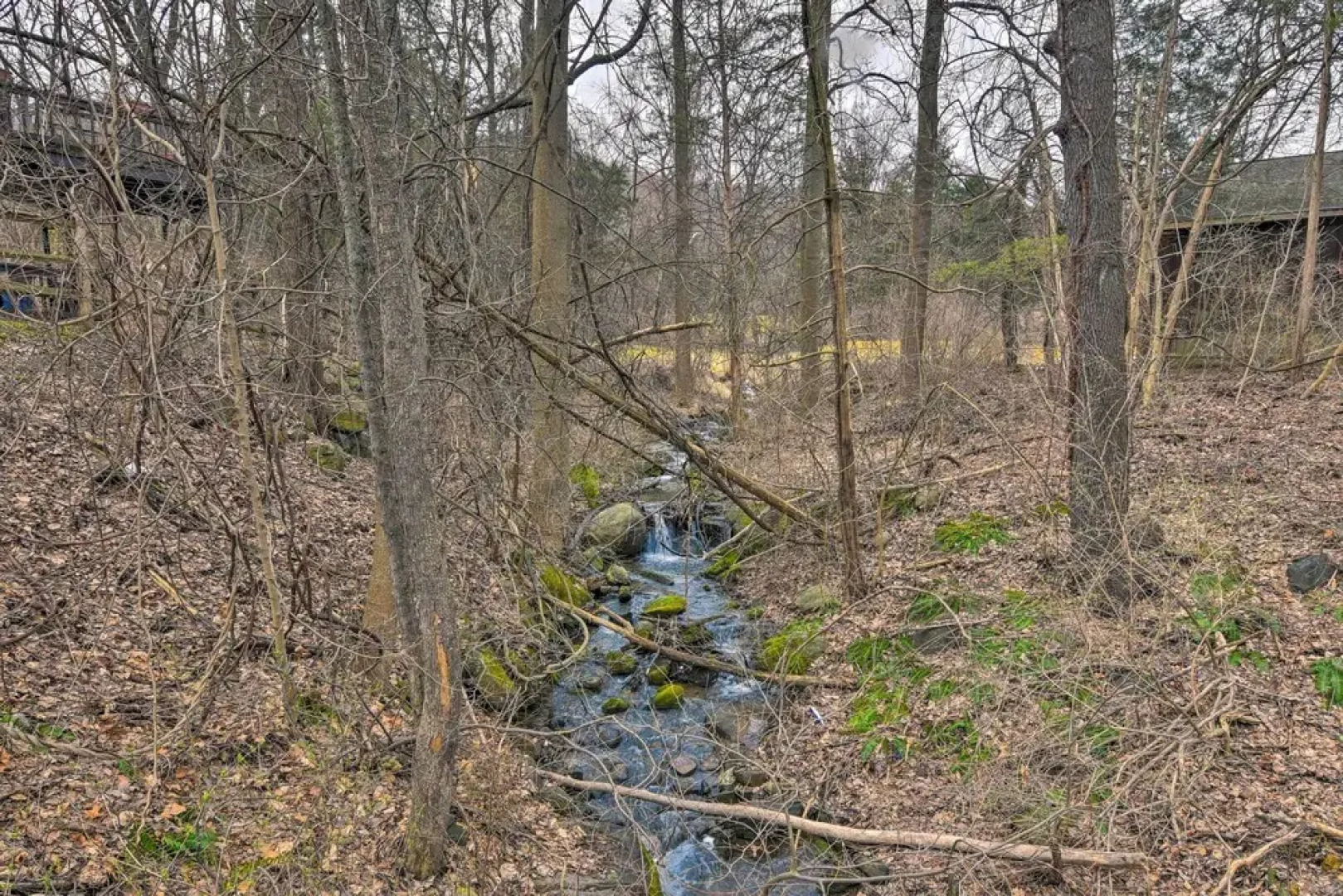 Vernon Township Home w/ Deck on Golf Course