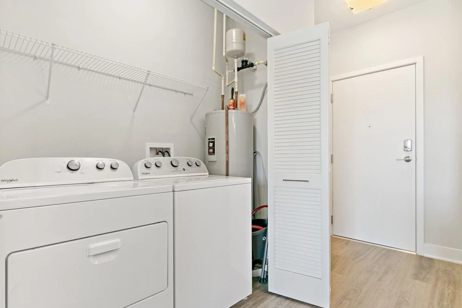 Modern Living 1BR in Warrenville