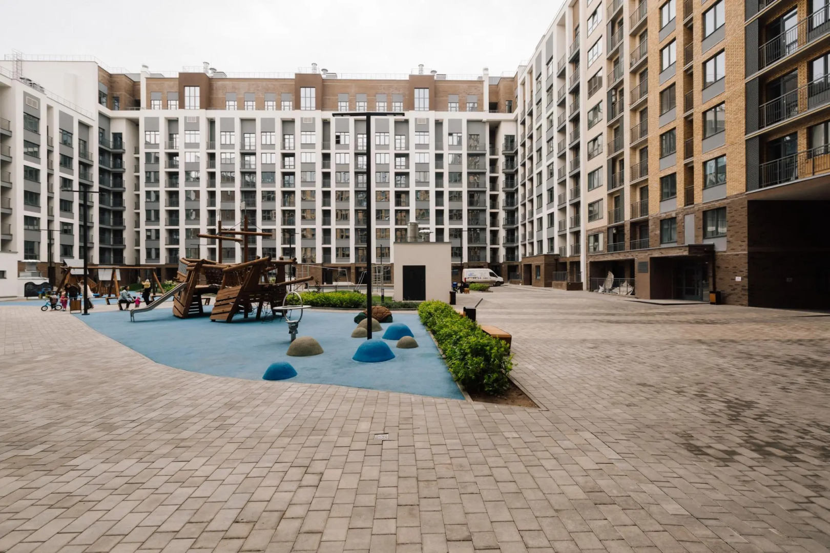 4 Ugla (Четыре угла) на Максима Горького 151