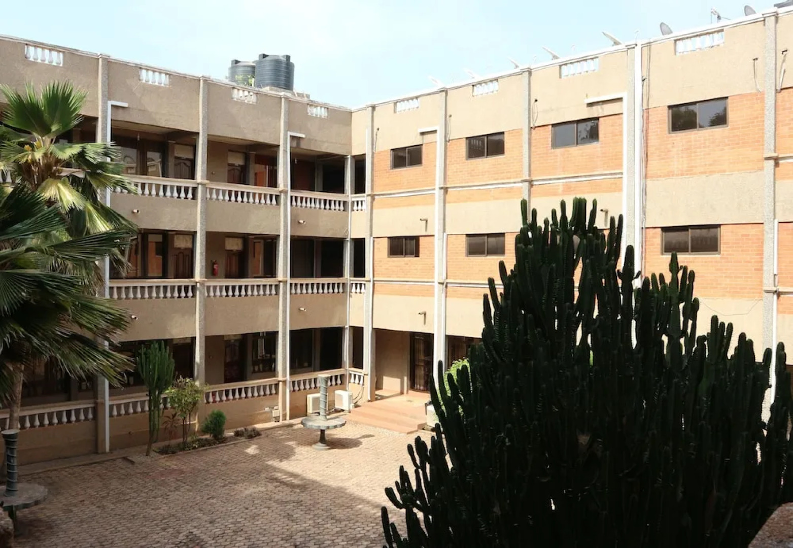 Radach Lodge & Conference Centre