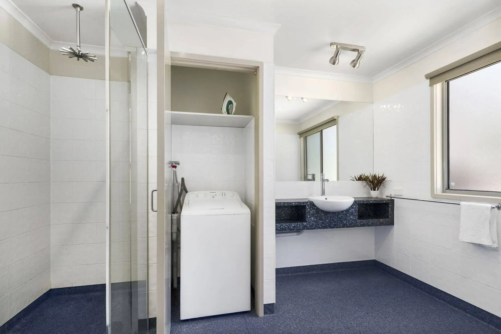 Waterfront Retreat At Wattle Point