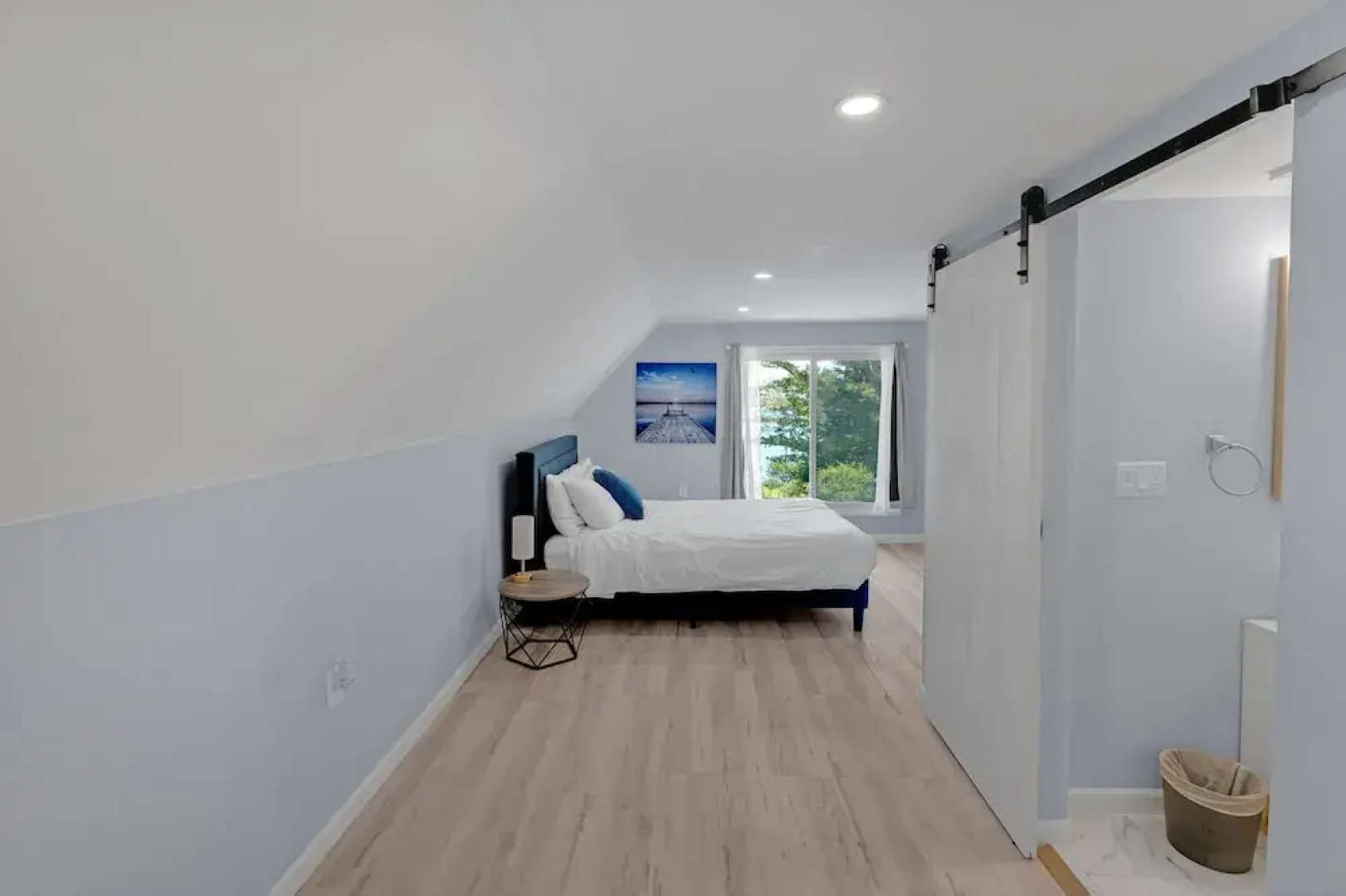 Waterfront Retreat With Stunning Views 3 Bedroom Home