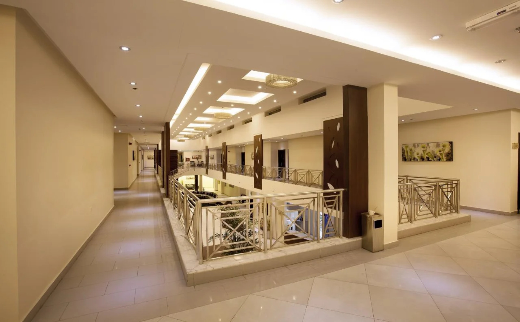 Grand Lily Hotel Suites