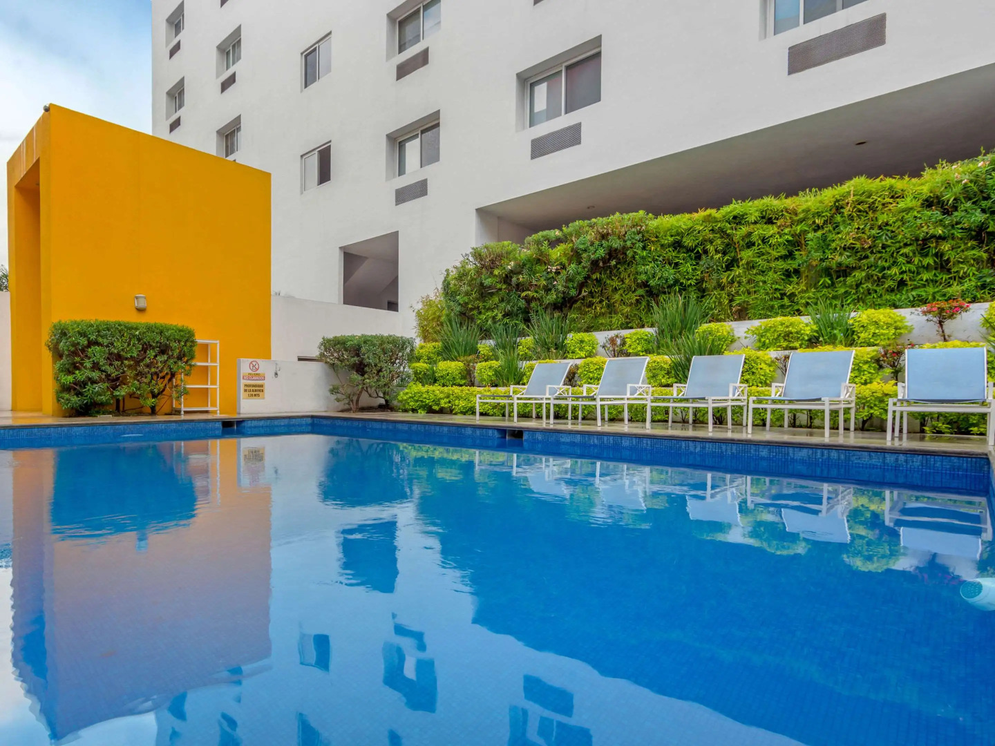 Comfort Inn Monterrey Valle