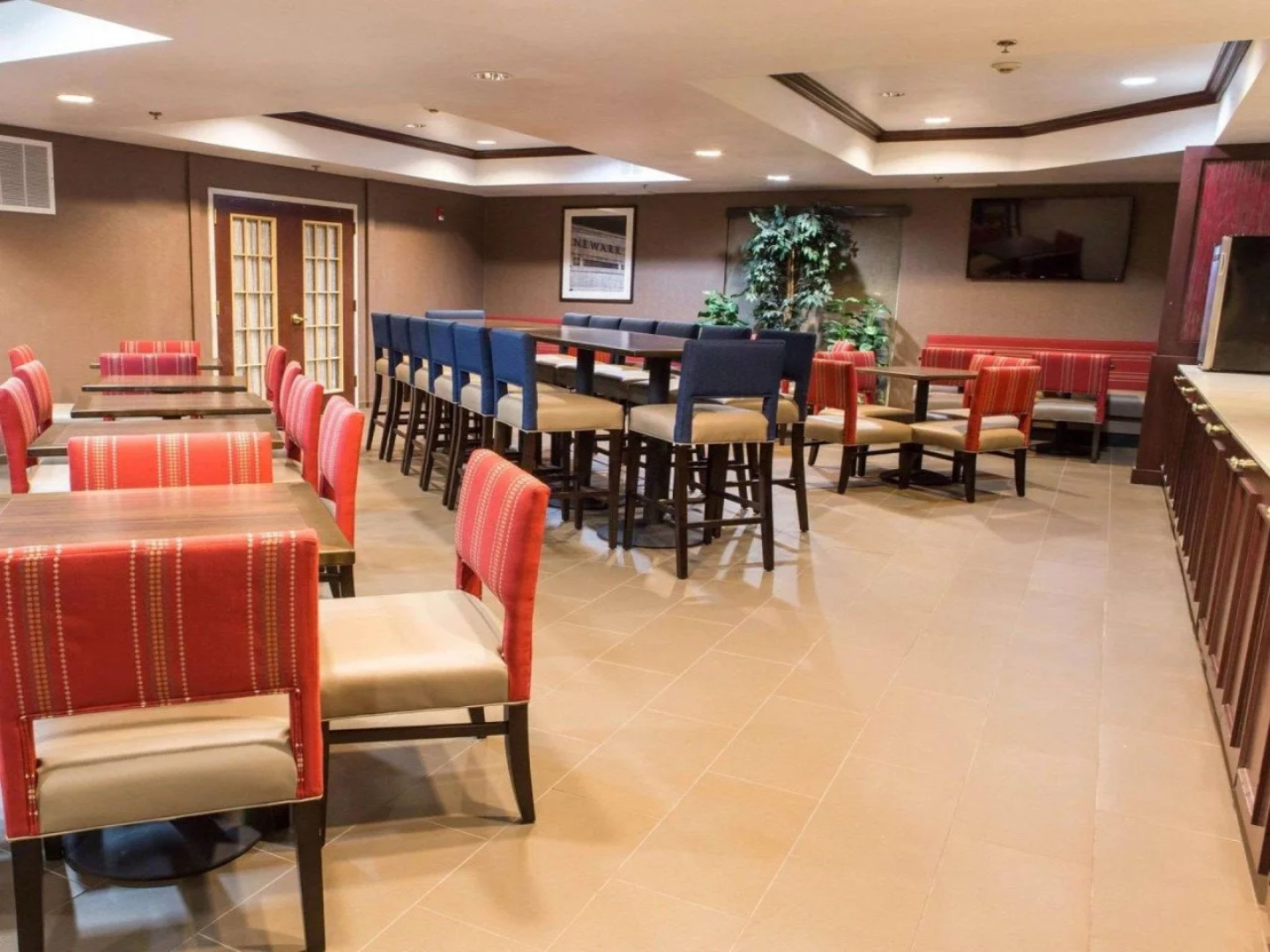 Comfort Suites Newark - Harrison