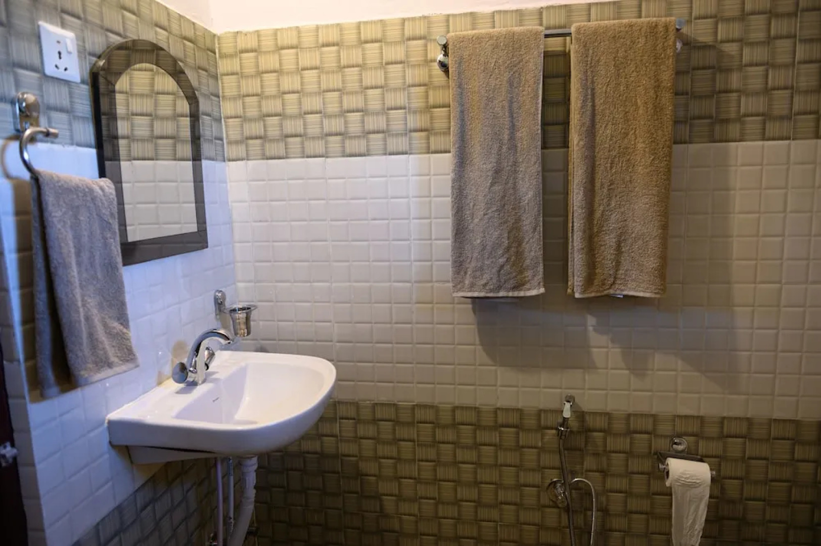 Tharu Community Lodge