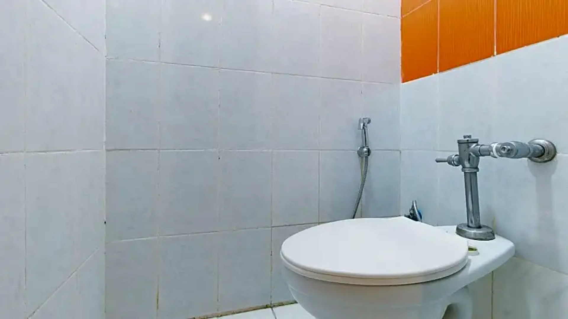 RedDoorz Hostel @ Molino Beach Resort