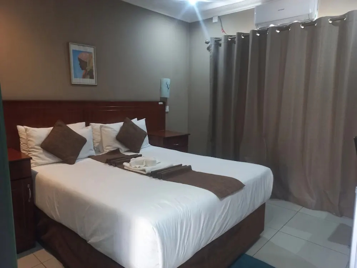 ShakeVille Guest House