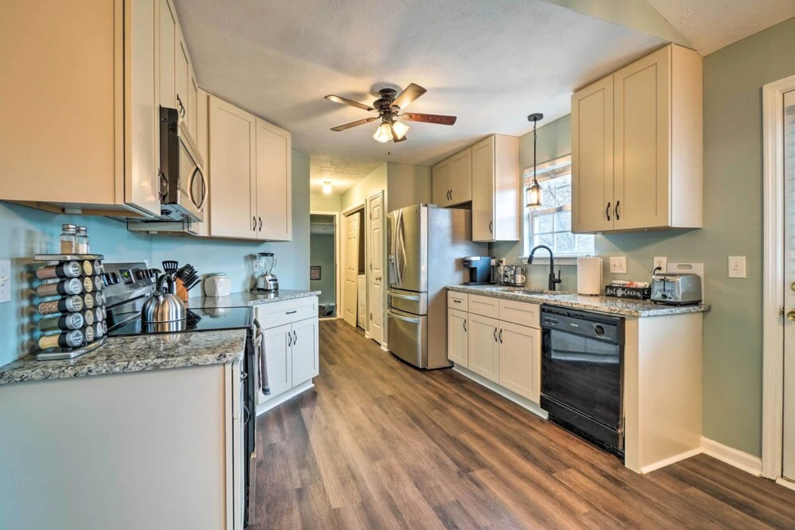 Suburban Getaway w/ Game Room, 19 Mi to Nashville!